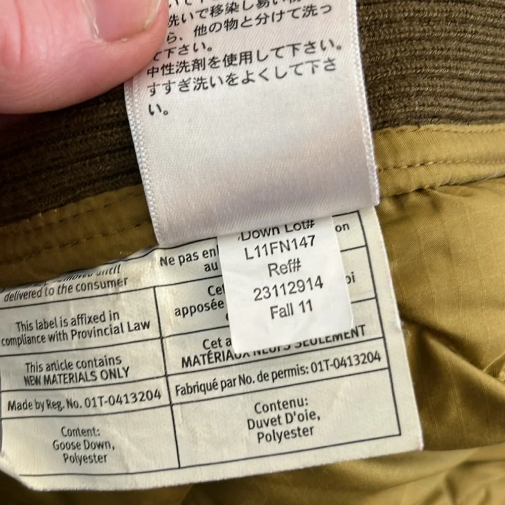 This is the Eddie Bauer1936 skyliner. It is a size women’s medium. - Picture 12 of 14